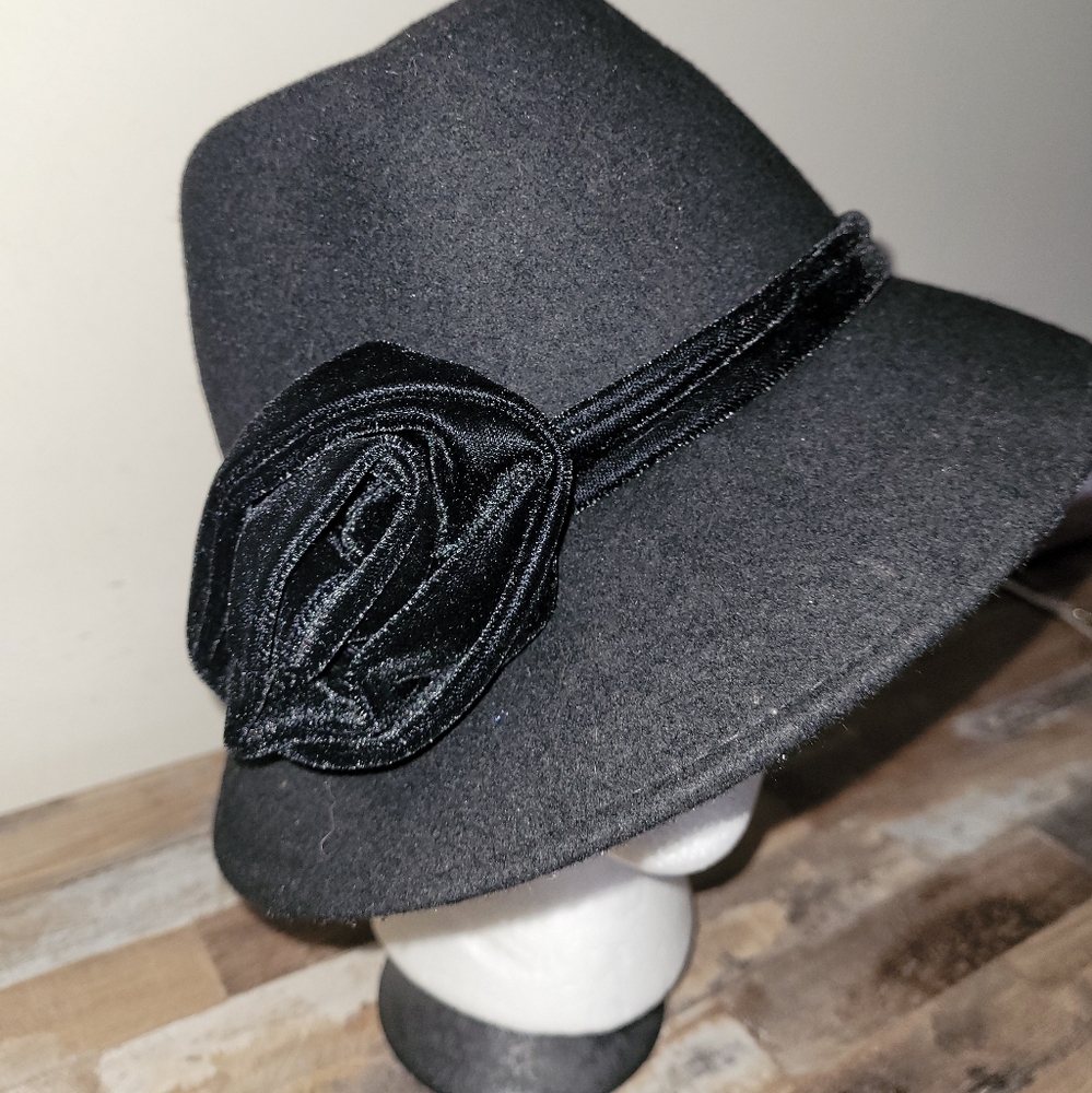 Da-Me wool Elegant Black Women's Hat. Italy